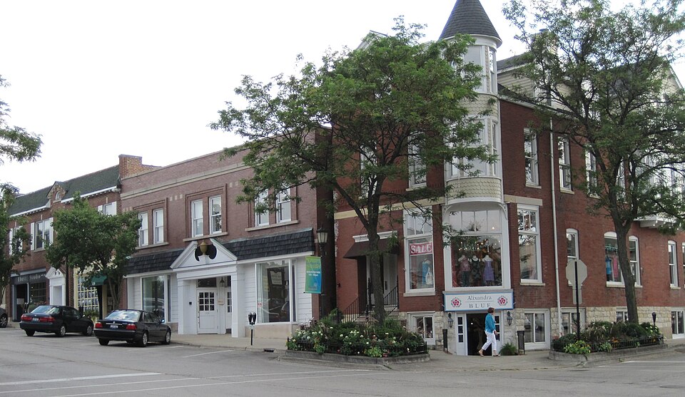 Hinsdale 1 Historic downtown commercial block in Hinsdale, Illinois